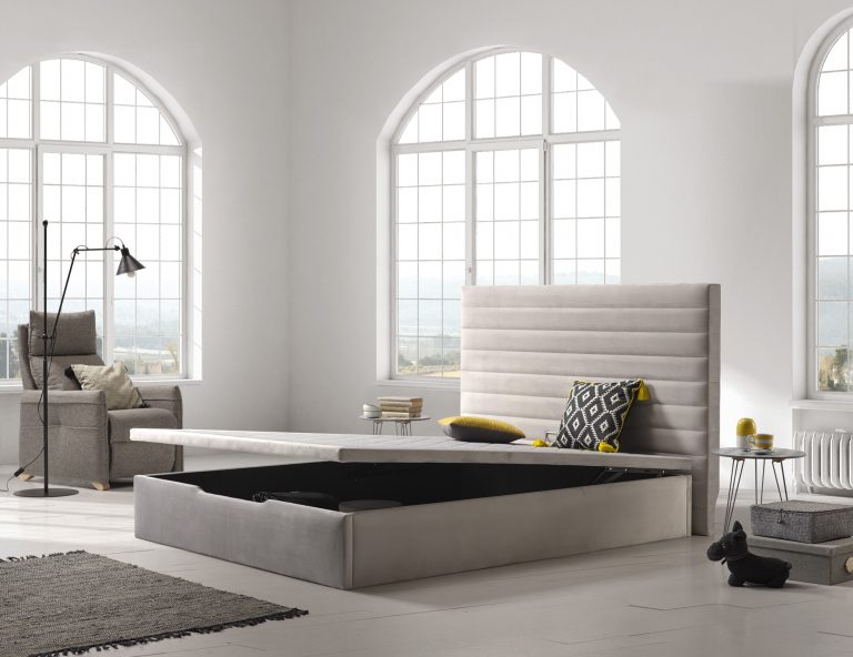 Canape tapizado abierto con almacenamiento